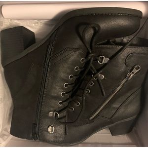 White Mountain 8M Boot